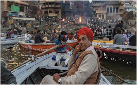 Die Leichenverbrennung am Ganges in Varanasi Indien
